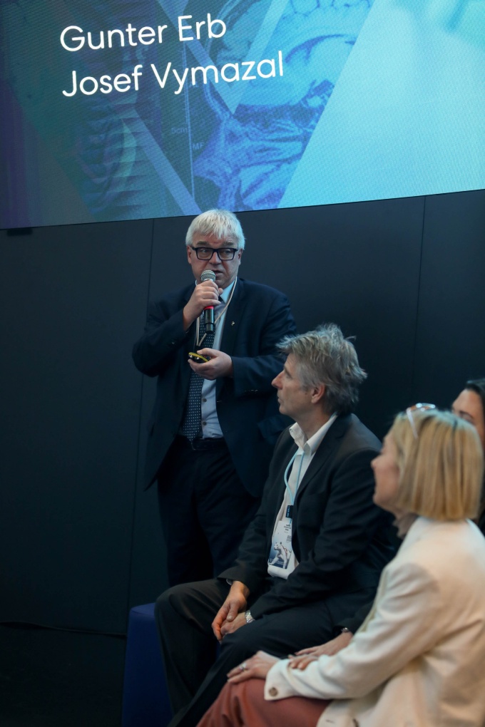 Dr. Josef Vymazal during a presantation at the ECR