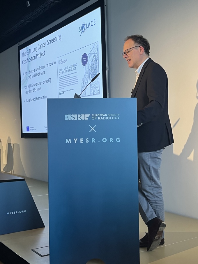 Helmut Prosch during a presantation at the ECR